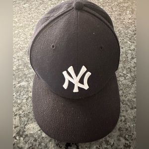 Yankees, baseball hat Size 7 1/4